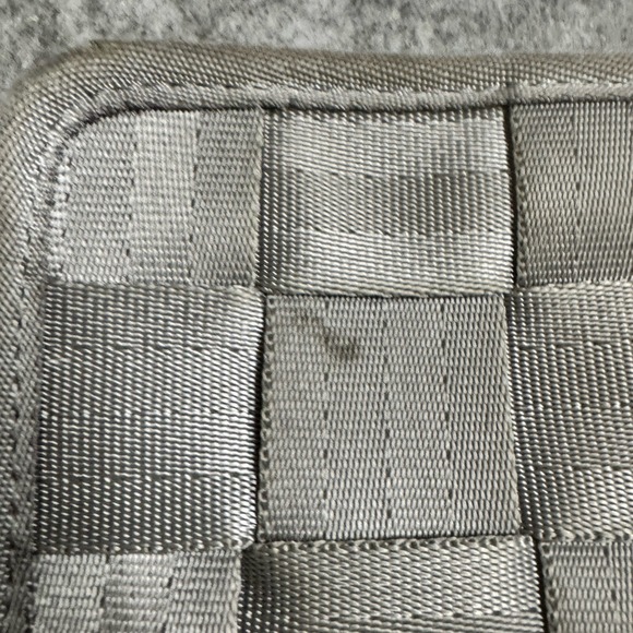 Harvey's Seatbelt Wallet Gray Zip Around 8" Beige Clutch - Picture 3 of 10